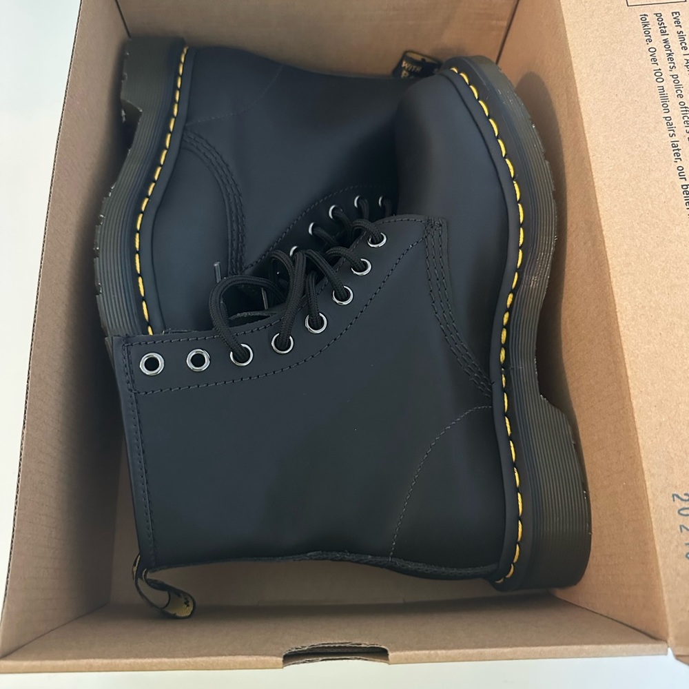 NEW Dr. Martens 1460 Women’s